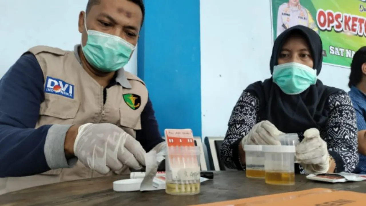 Antisipasi Kecelakaan, Polres Madiun Tes Urin Pengemudi