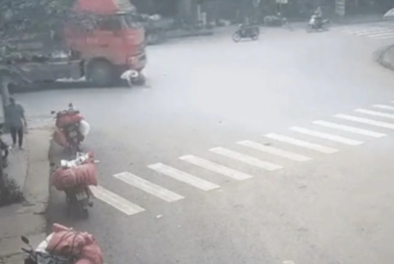 Pakai Sepeda Onthel, Kakek Tua Tewas Dilindas Truk