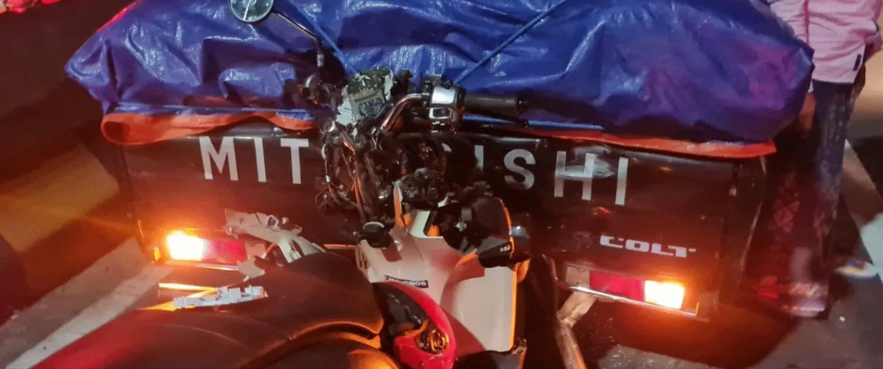Masuk Jalur Mobil, Scoopy Tabrak Pikap di Jembatan Suramadu
