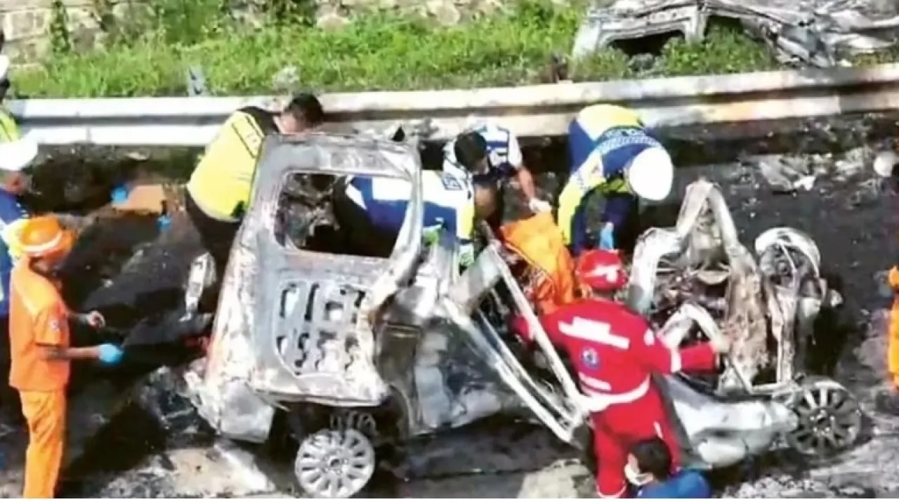 Kecelakaan di KM 58 Tol Japek, Sopir Bolak Balik Jakarta-Ciamis selama 4 Hari
