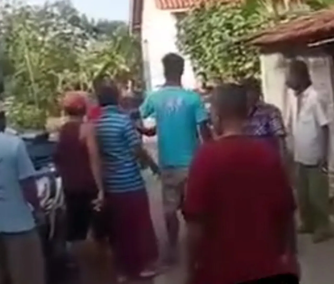 Gonta-ganti Pasangan dan Dibawa ke Rumah, Janda Digerebek Warga