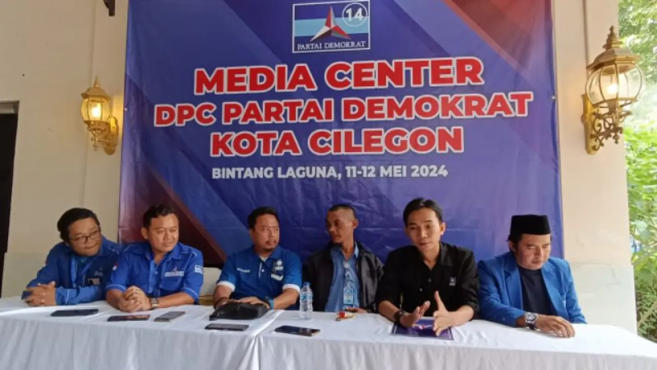 Jumpa pers terkait koalisi PAN dan Demokrat di Cilegon, Sabtu (11/5/2024). Foto: Fauzi