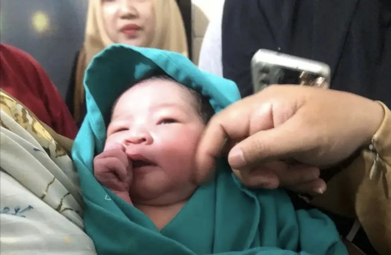 Bayi Cakep Ditemukan Dalam Tas Kresek Hitam di Halaman RSUD Curup