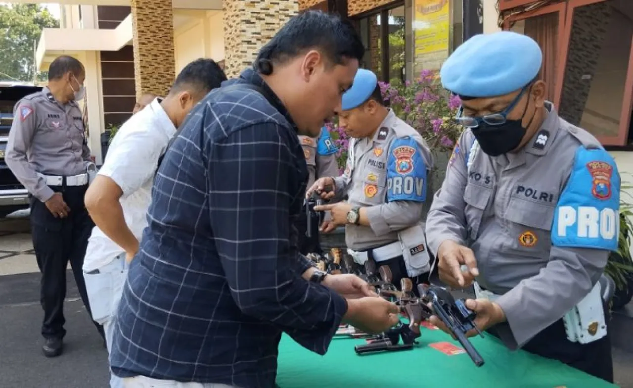 32 Senpi Anggota Diperiksa Propam Polres Batu