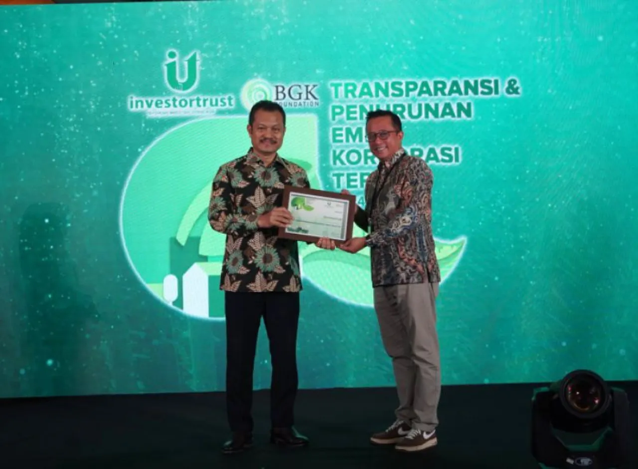 Dukung Penurunan Emisi Karbon, Bank Jatim Raih Penghargaan Investortrust