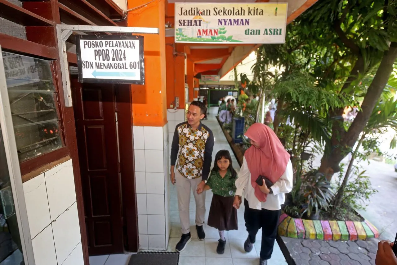 SD-SMP di Surabaya Buka Posko Layanan PPDB, Dispendik: Permudah Peserta Didik Akses PPDB Online