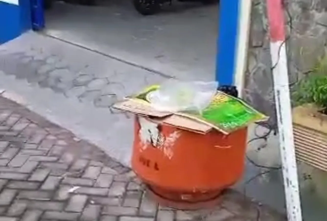 Pemulung Temukan Mayat Bayi Dalam Bak Sampah