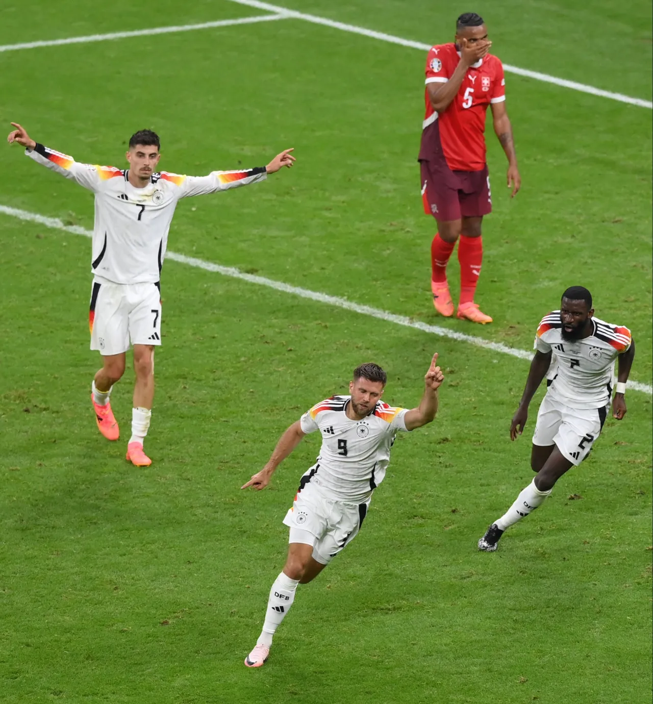 Tuan Rumah Jerman Selamat dari Kekalahan