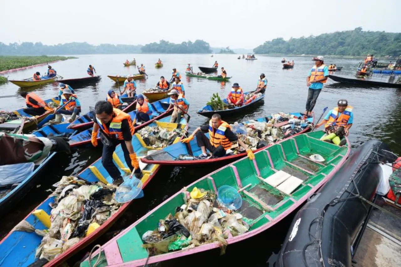 PLN Gelar Aksi Bersih dan Olah Sampah di 54 Lokasi Se-Indonesia