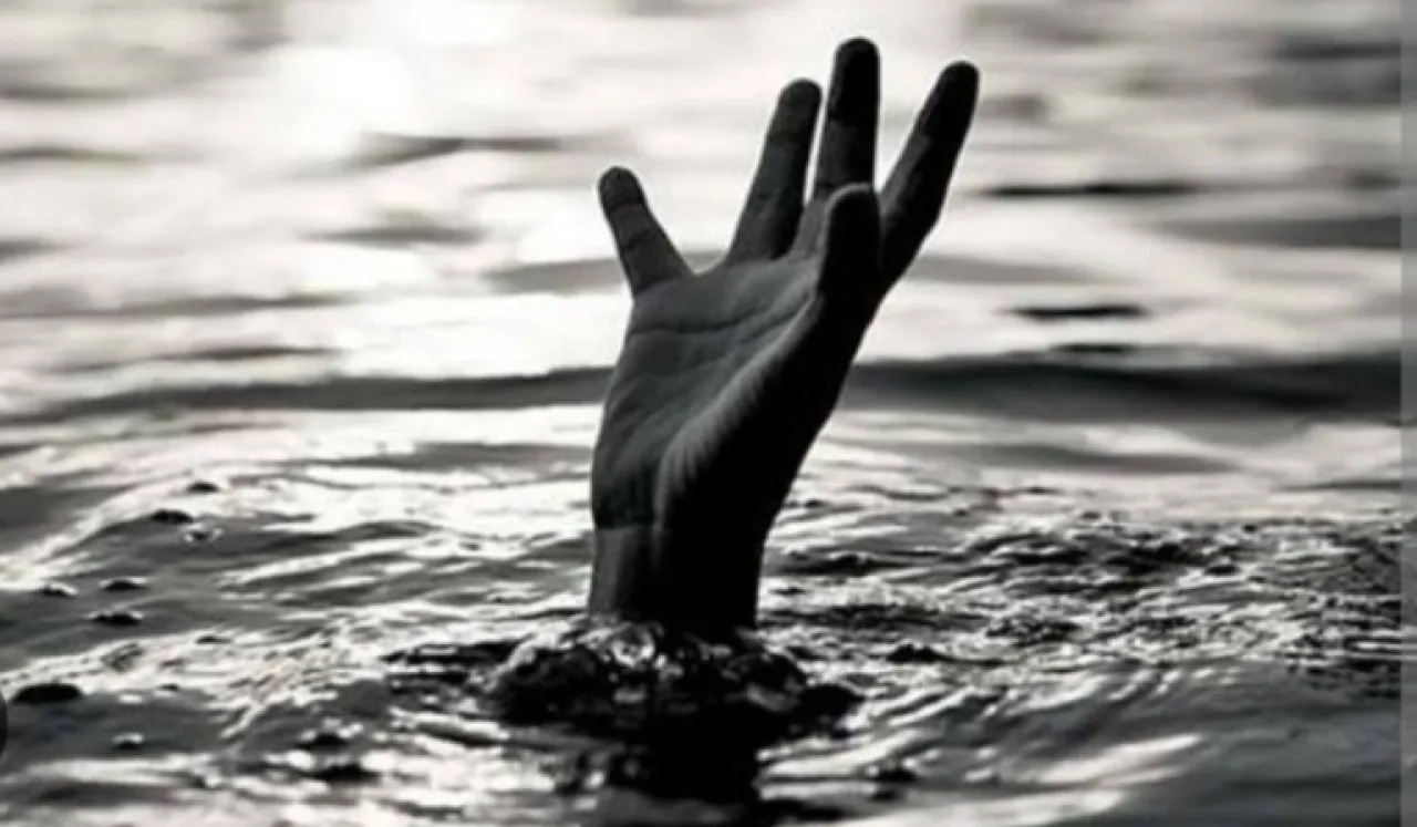 Dua Bocah 14 Tahun Tewas Tenggelam di Kolam Renang Umum