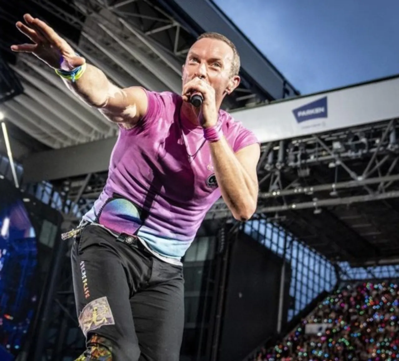 Indonesia Cuma Dapat Jatah 1 Hari Konser Coldplay, Jokowi: Perizinan Kita Ruwet