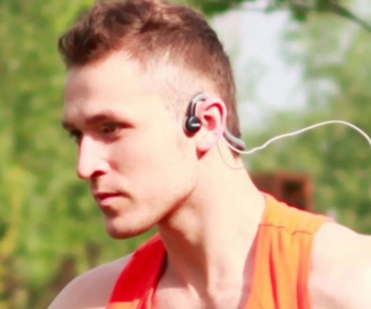 Jogging Pakai Earphone, Tewas Ditabrak Kereta