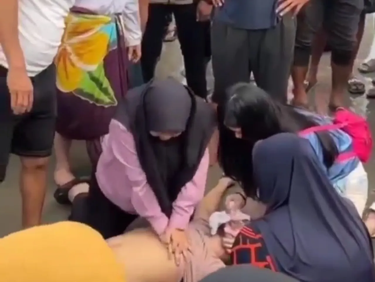 2 Wisatawan Terseret Ombak di Pantai Taipa, 1 Ditemukan Tewas dan 1 Masih Hilang