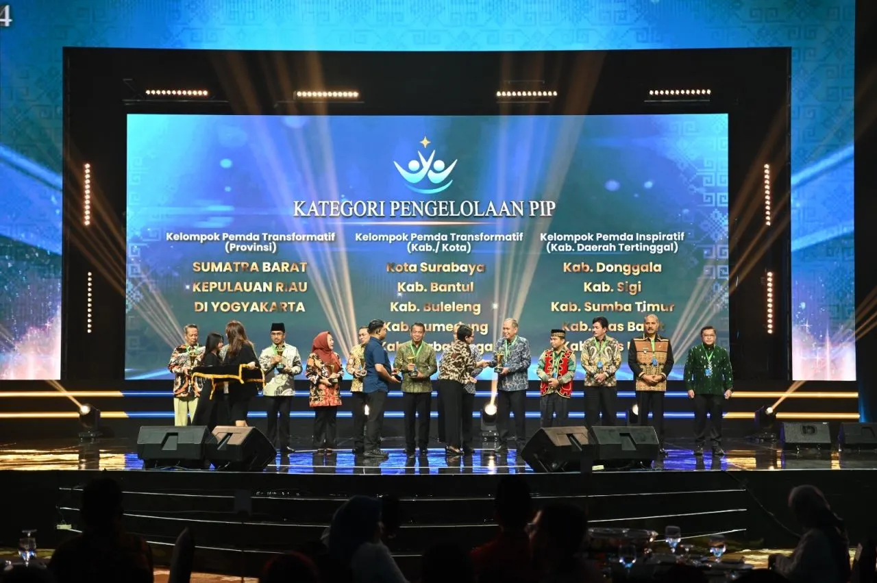 Pemkot Surabaya Raih Penghargaan Pengelolaan PIP Transformatif dari Kemendikbud Ristek