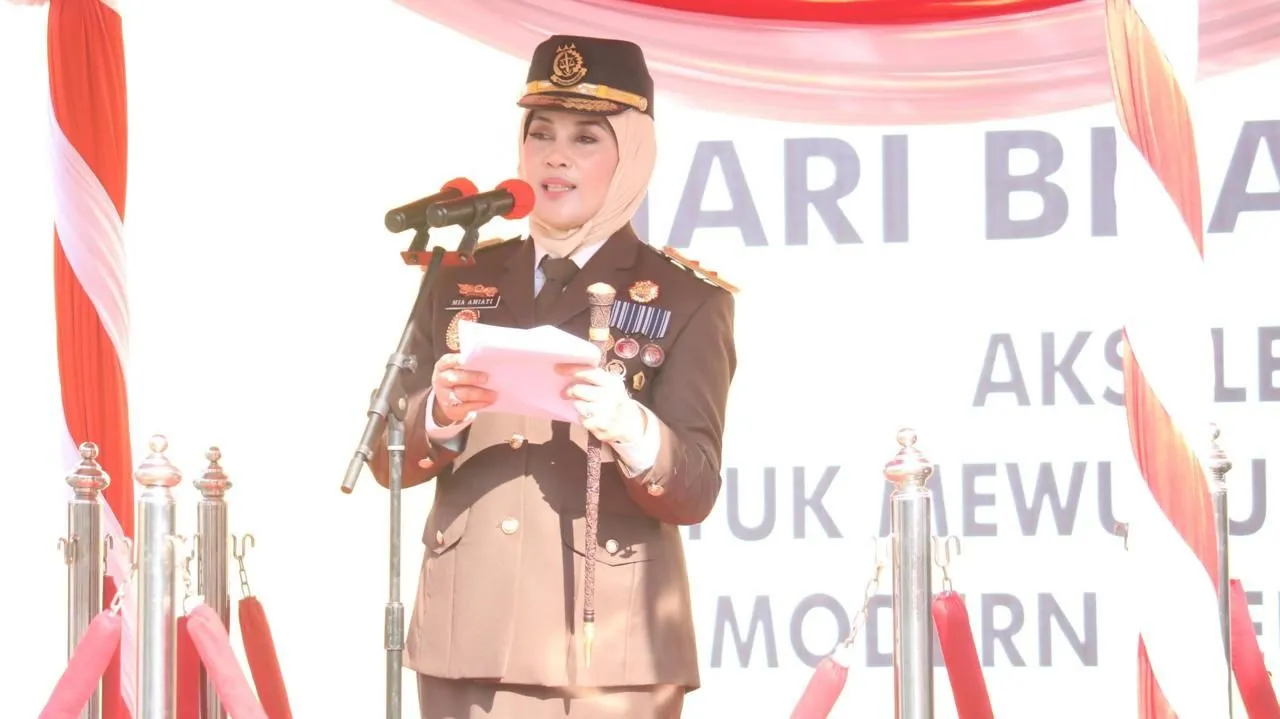 Kajati Jatim Mia Amiati Sampaikan Amanat Jaksa Agung RI Pada Upacara HBA ke-64 Tahun