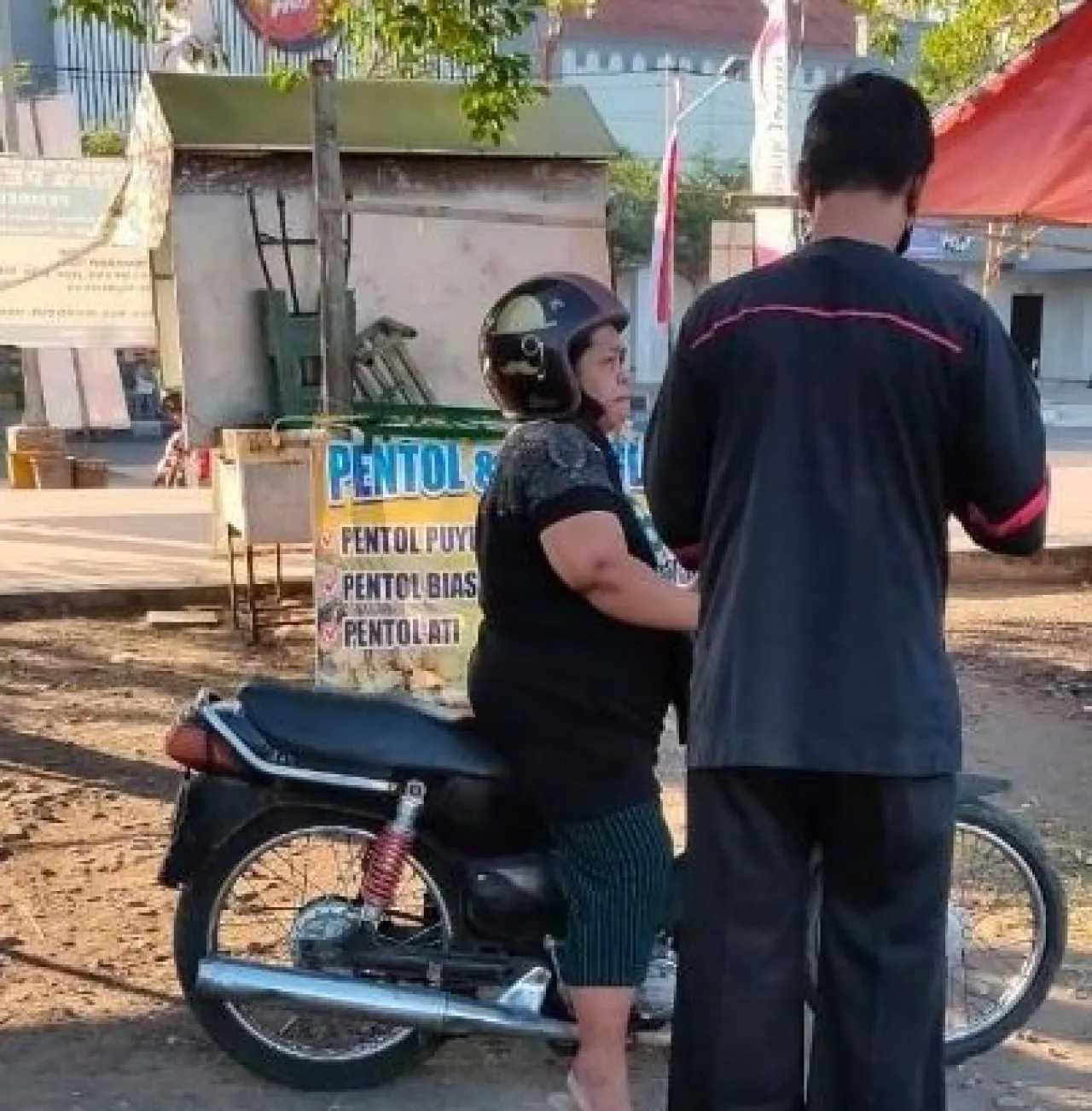 Soal Warung Aloon-Aloon Ponorogo Getok Pembeli, Disperdagkum Datangi Pemilik