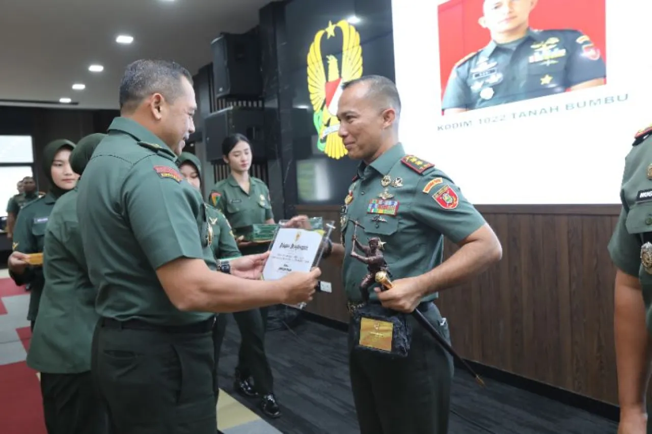 Program TNI Manunggal Membangun Desa (TMMD) ke-120/Tanah Bumbu Dapat 2 Penghargaan