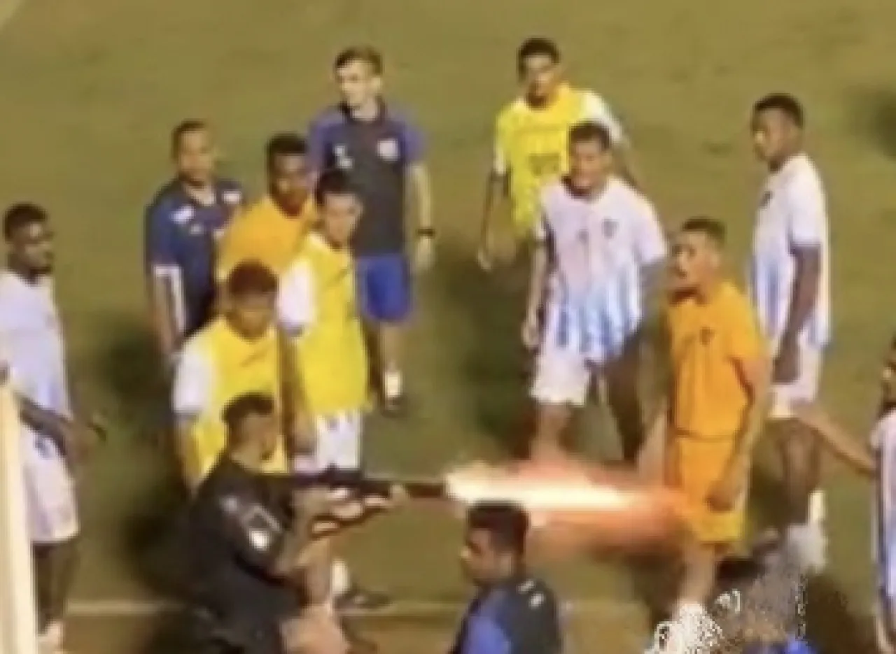 BRUTAL! Penjaga Gawang Tim Brasil Ditembak Petugas Polisi di Lapangan