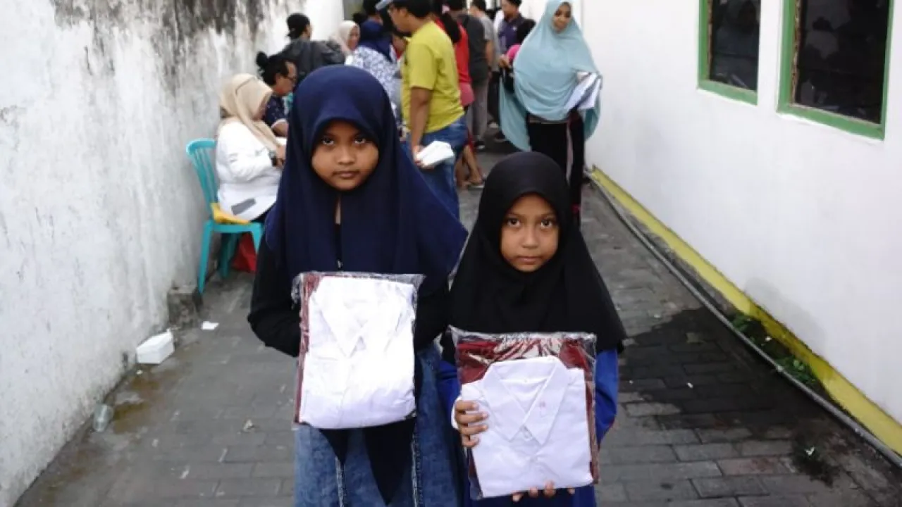 Seragam Sekolah Gratis dari Pemdes Kepatihan Jombang