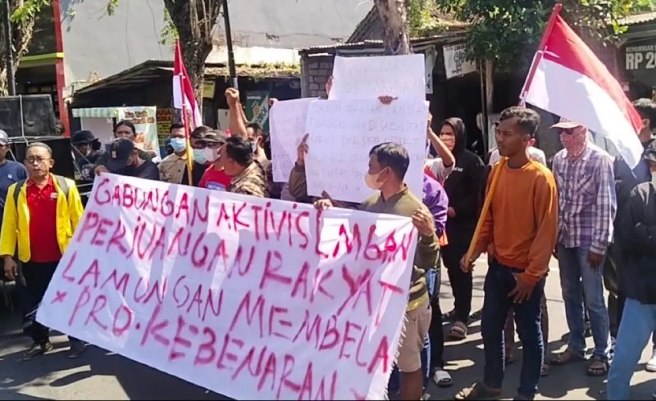 Puluhan Aktivis di Lamongan Demo Bantuan Lansia dan Disabilitas