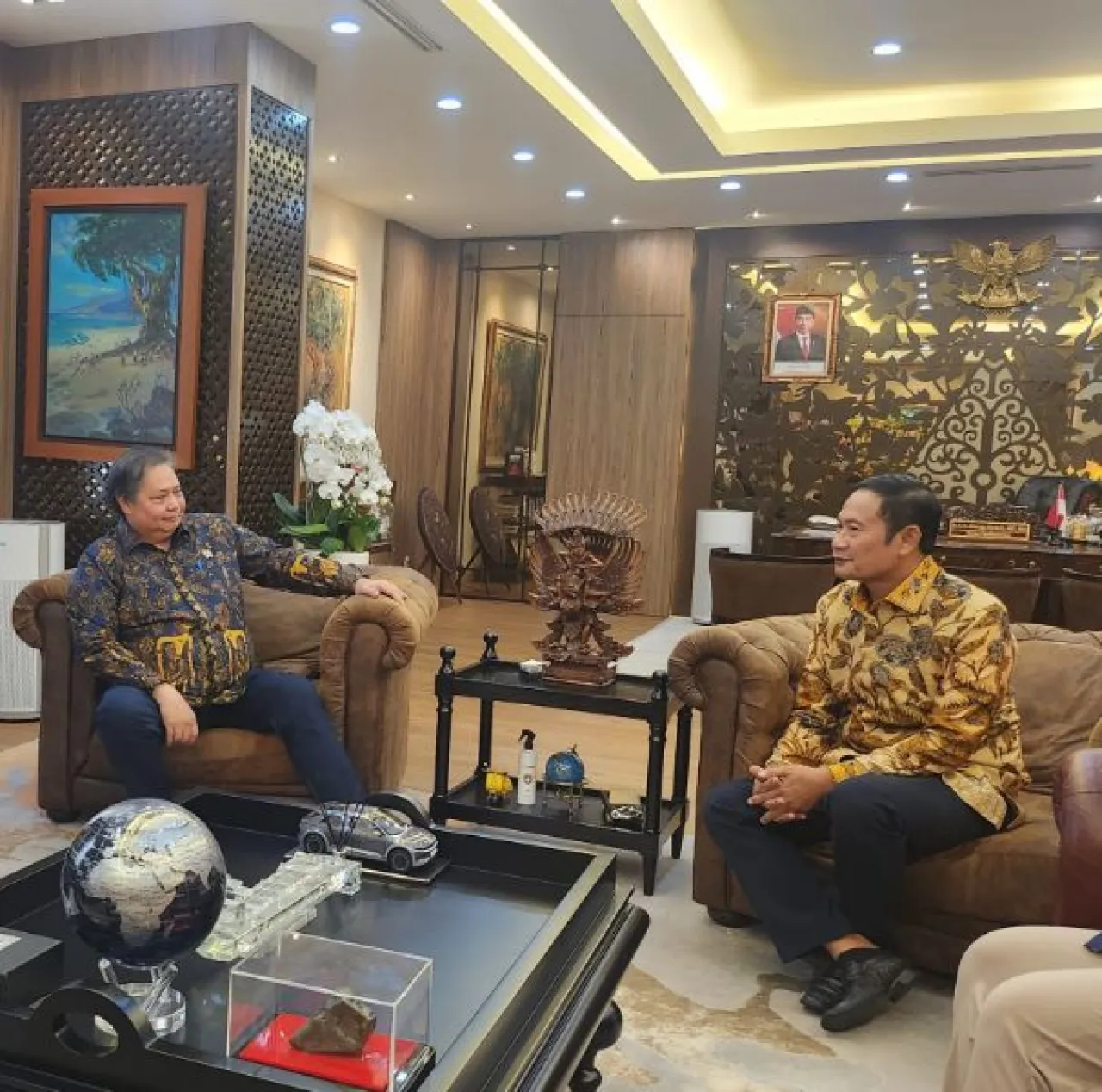 Yuhronur Efendi dan Airlangga Hartanto Bertemu 4 Mata, ini Alasannya!