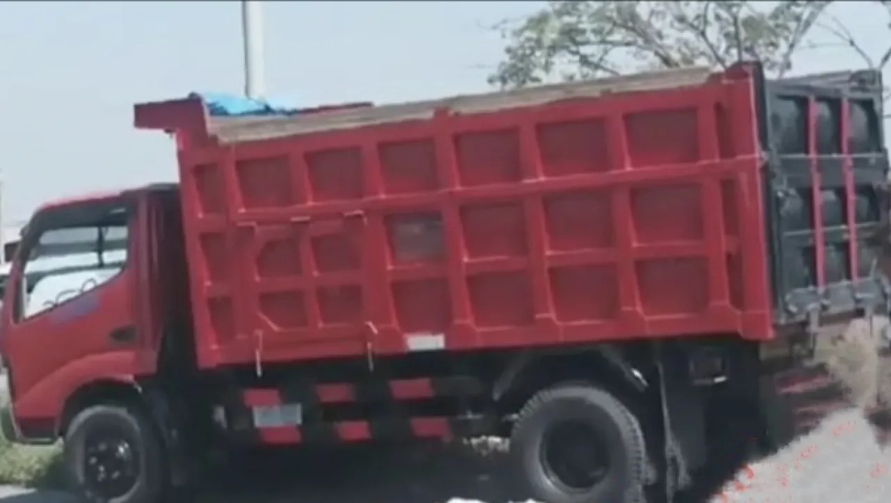 Pulang Sekolah, Dua Siswi SMP Terluka Parah karena Ditabrak Truk 
