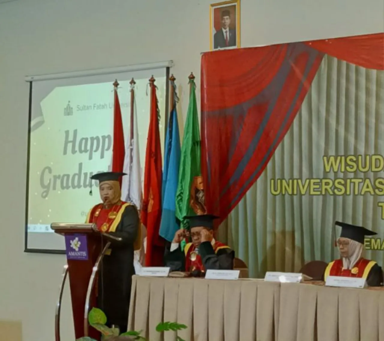 Universitas Sultan Fatah Demak Telah Mewisuda yang ke 16 di Ballroom Hotel Amantis Demak