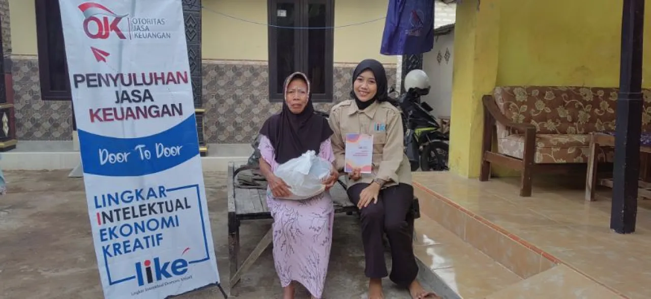 Datangi Rumah Warga, OJK-LIKE Beri Penyuluhan Jasa Keuangan