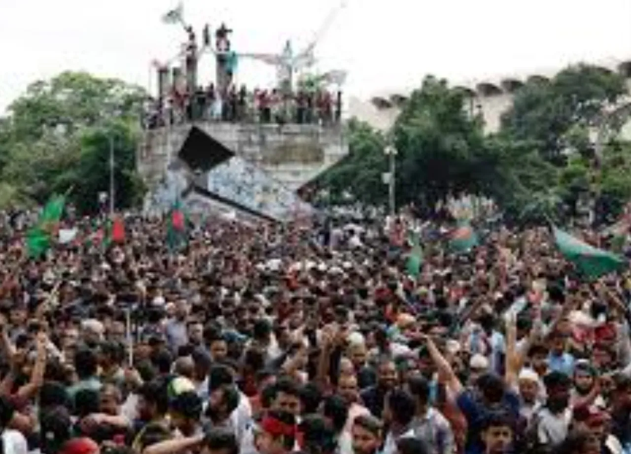 Usai PM Melarikan Diri, Mahasiswa Bangladesh Tolak Pemerintahan Dipimpin Tentara