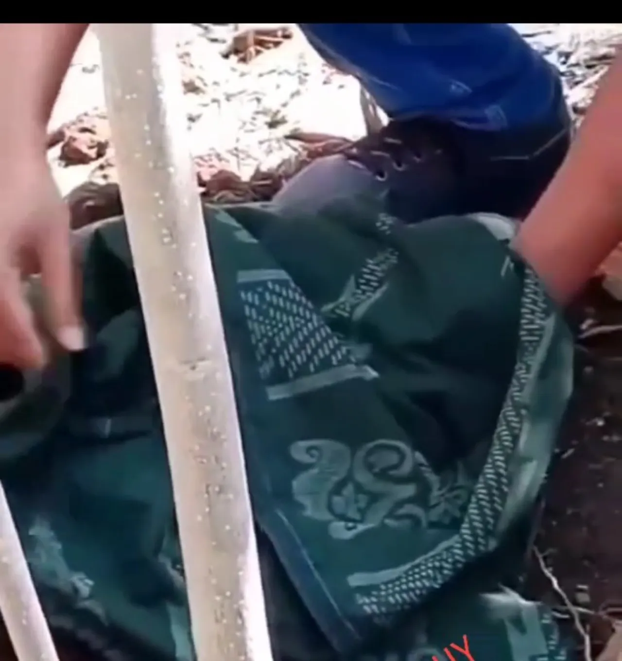 Warga Heboh, Ada Bayi Dibuang di Bantaran Sungai Porong
