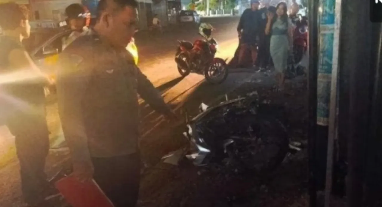 Mabuk saat Naik Motor, Sejoli ABG Tewas Tabrak Tiang 