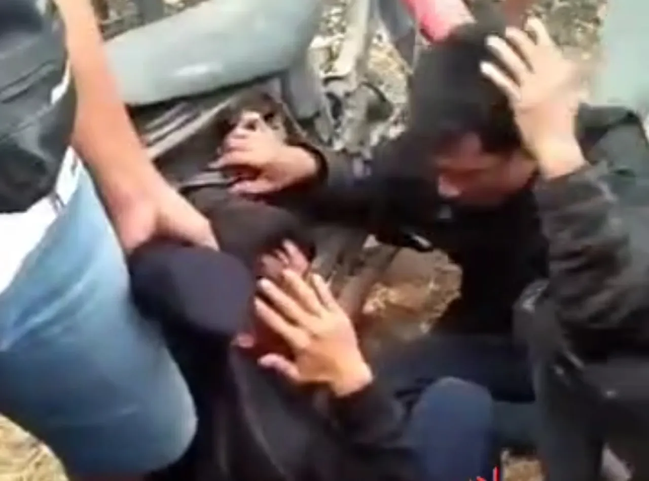Bapak dan Anak Tiri Kompak Jadi Maling Motor, Kepergok lalu Dihajar Massa