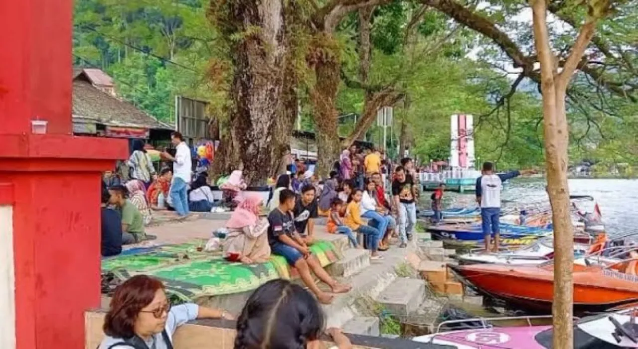 Libur Tiga Hari, 9.193 Wisatawan Kunjungi Telaga Ngebel Ponorogo