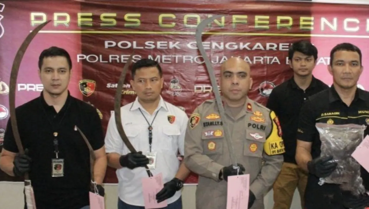 2 Remaja Duel saat Tawuran di Jakbar, 1 Orang Mulutnya Sobek Kena Sabet Sajam