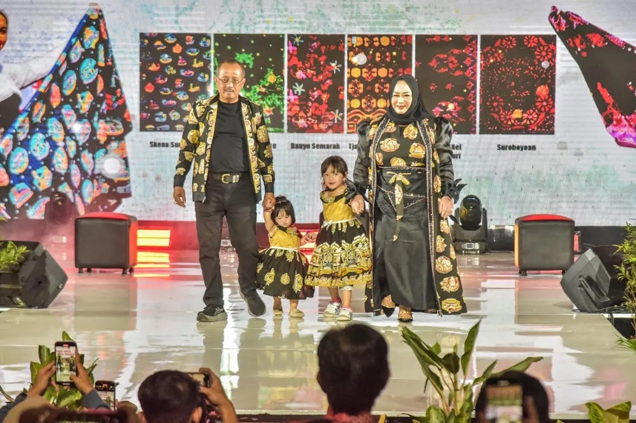 Luncurkan 6 Motif Batik Surabaya Edisi Kedua di Kota Lama, Pemkot Promosikan Potensi Ekonomi Kreatif