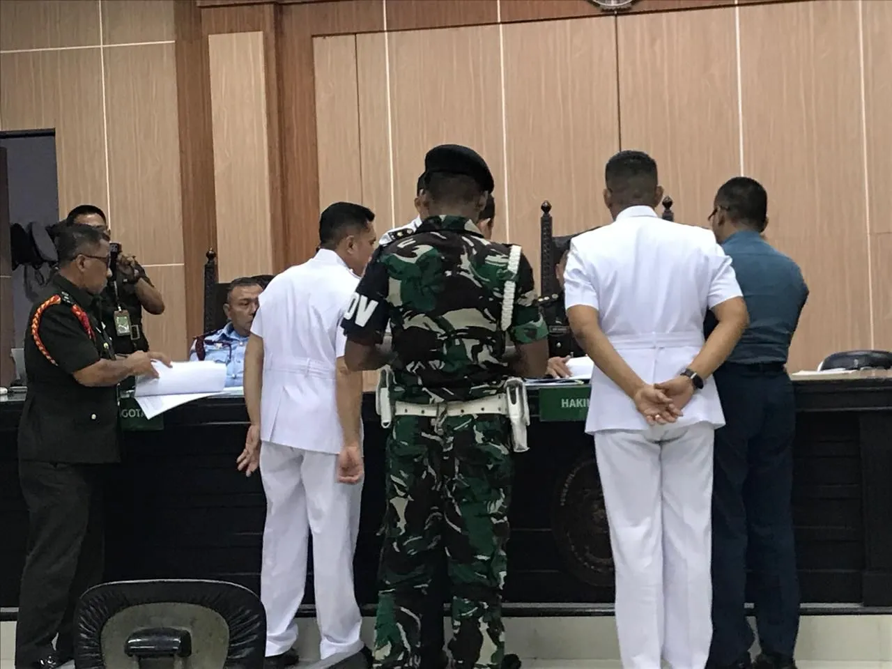 Jadi Korban KDRT, Anak Mantan Danlantamal 3 Mencari Keadilan