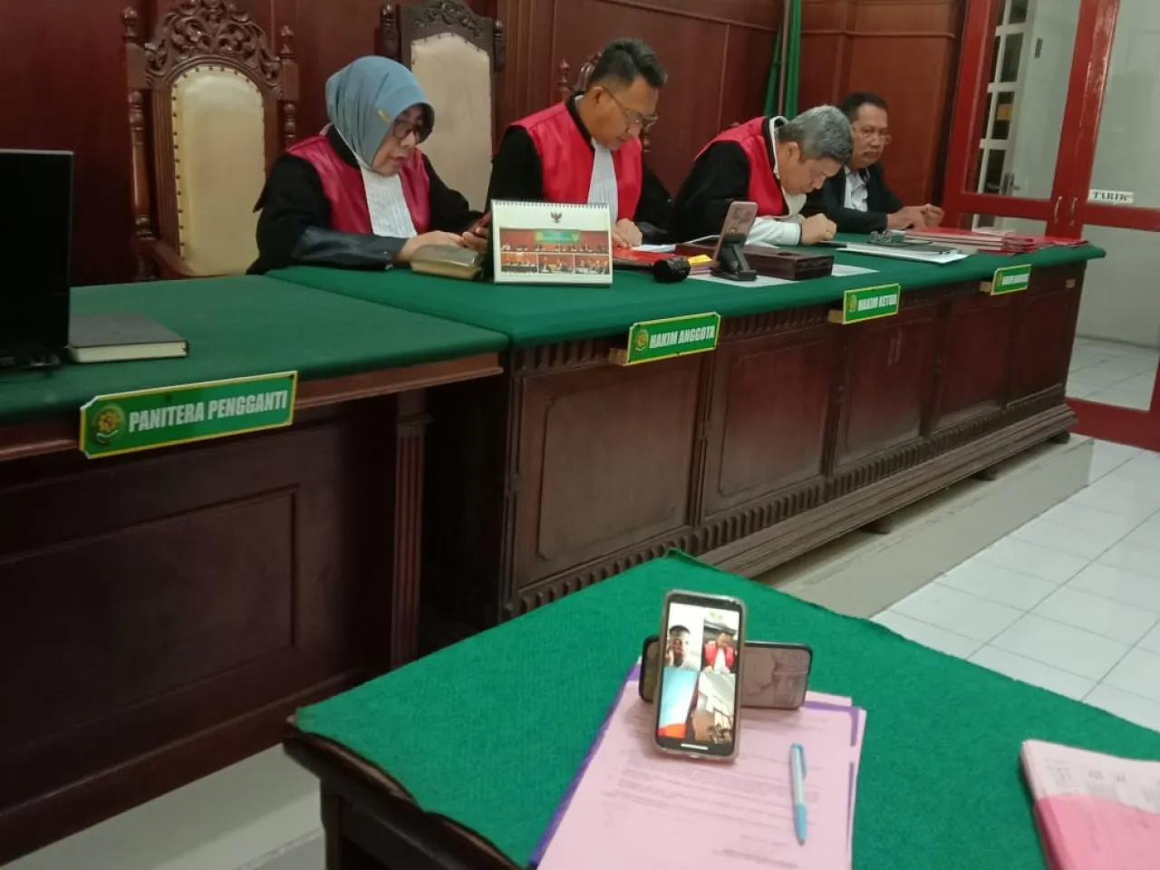 Yeyen Kardila dan Sandy Sanjaya, Sindikat Prostitusi Hanya Dihukum 7 Bulan Penjara