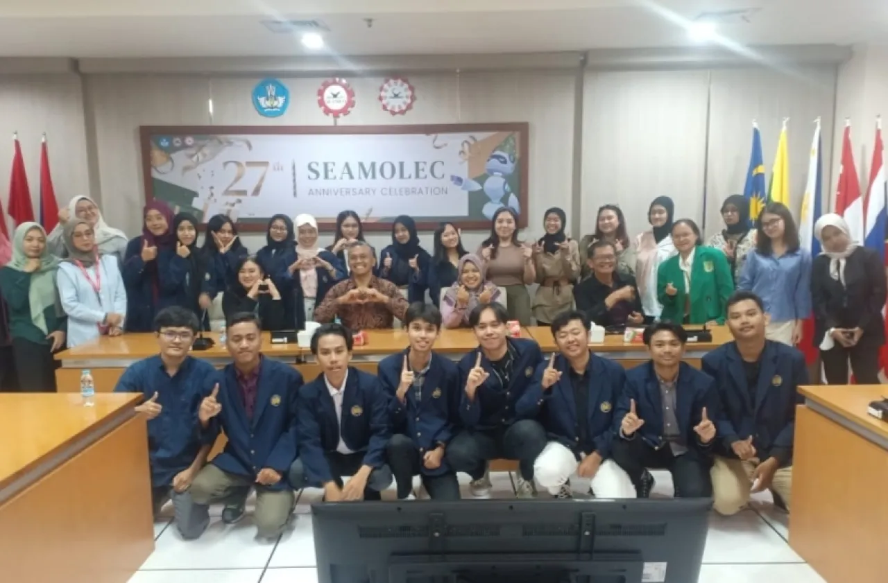 15 Mahasiswa Teknologi Pendidikan FIP UNESA Diberangkatkan Magang ke Perusahaan Level Asia Tenggara