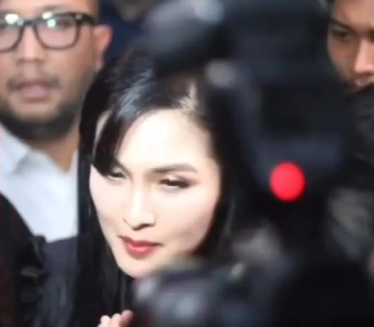 Sandra Dewi Bantah Terima Uang dari Suaminya