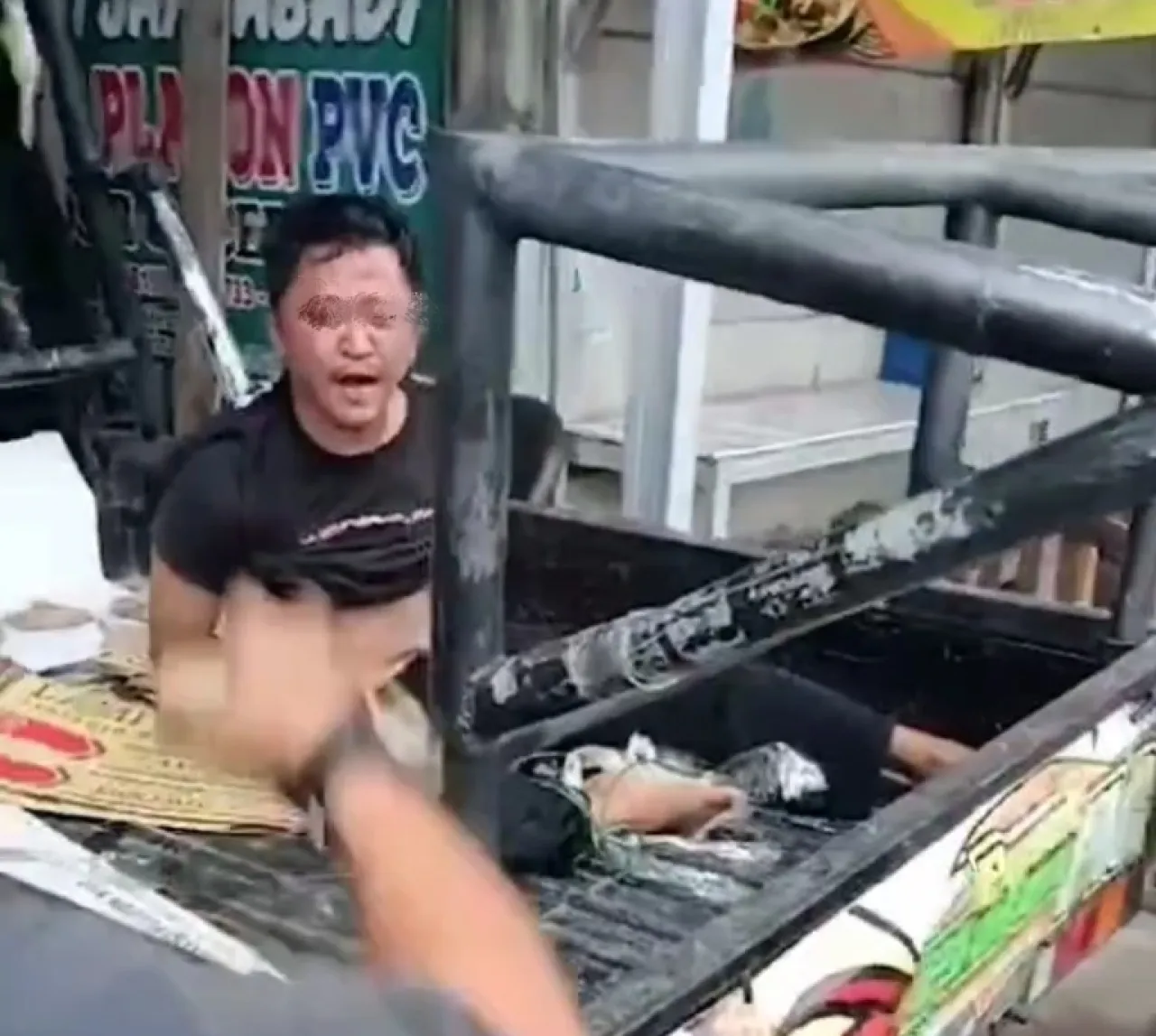 Gagal Rampok Ibu dan Anak, Begal Dihajar Massa