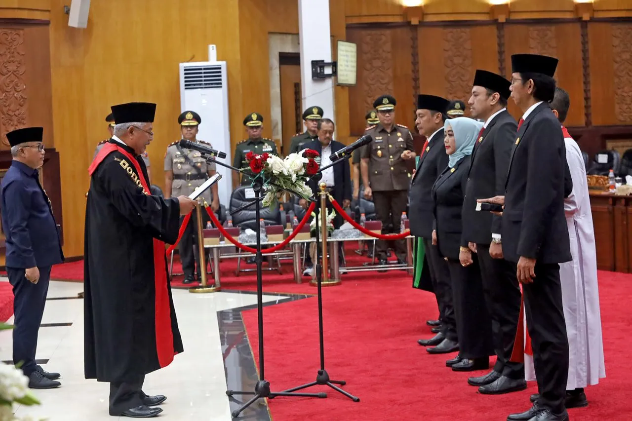Resmi Dilantik Sebagai Pimpinan Definitif DPRD Kota Surabaya, Adi Sutarwijono Langsung Bentuk AKD