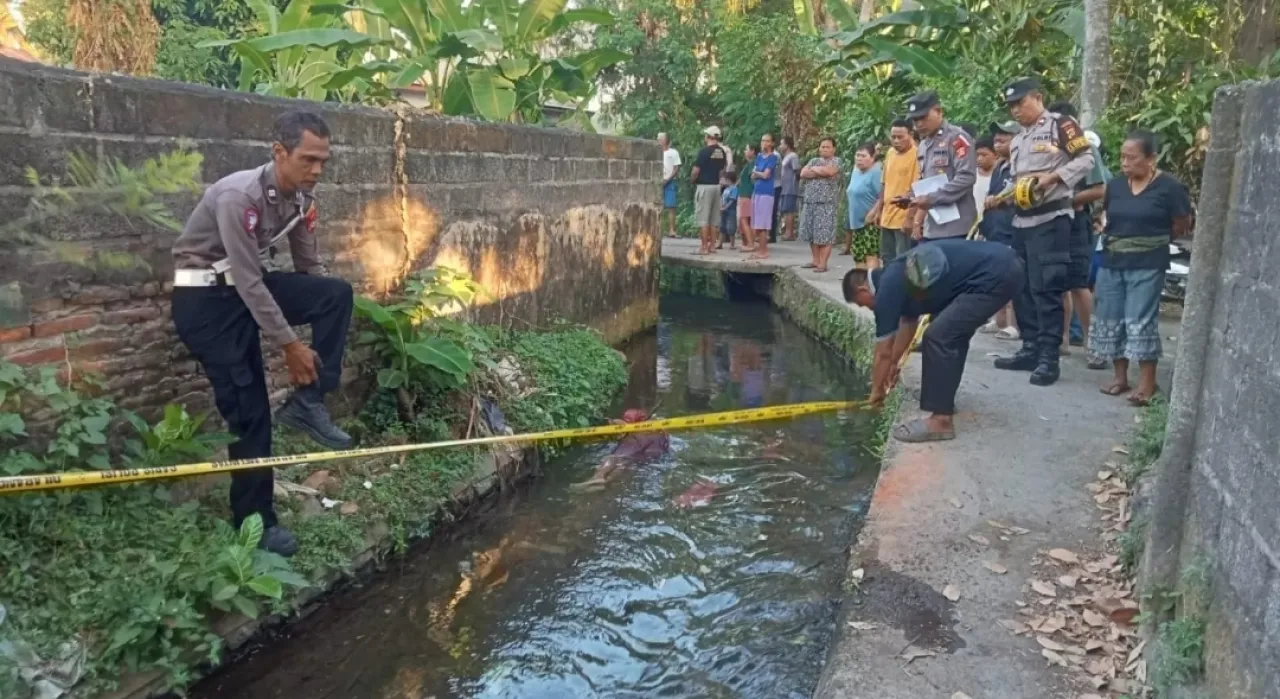 Lansia Ditemukan Tewas Usai Pesta Miras di Saluran Irigasi Subak