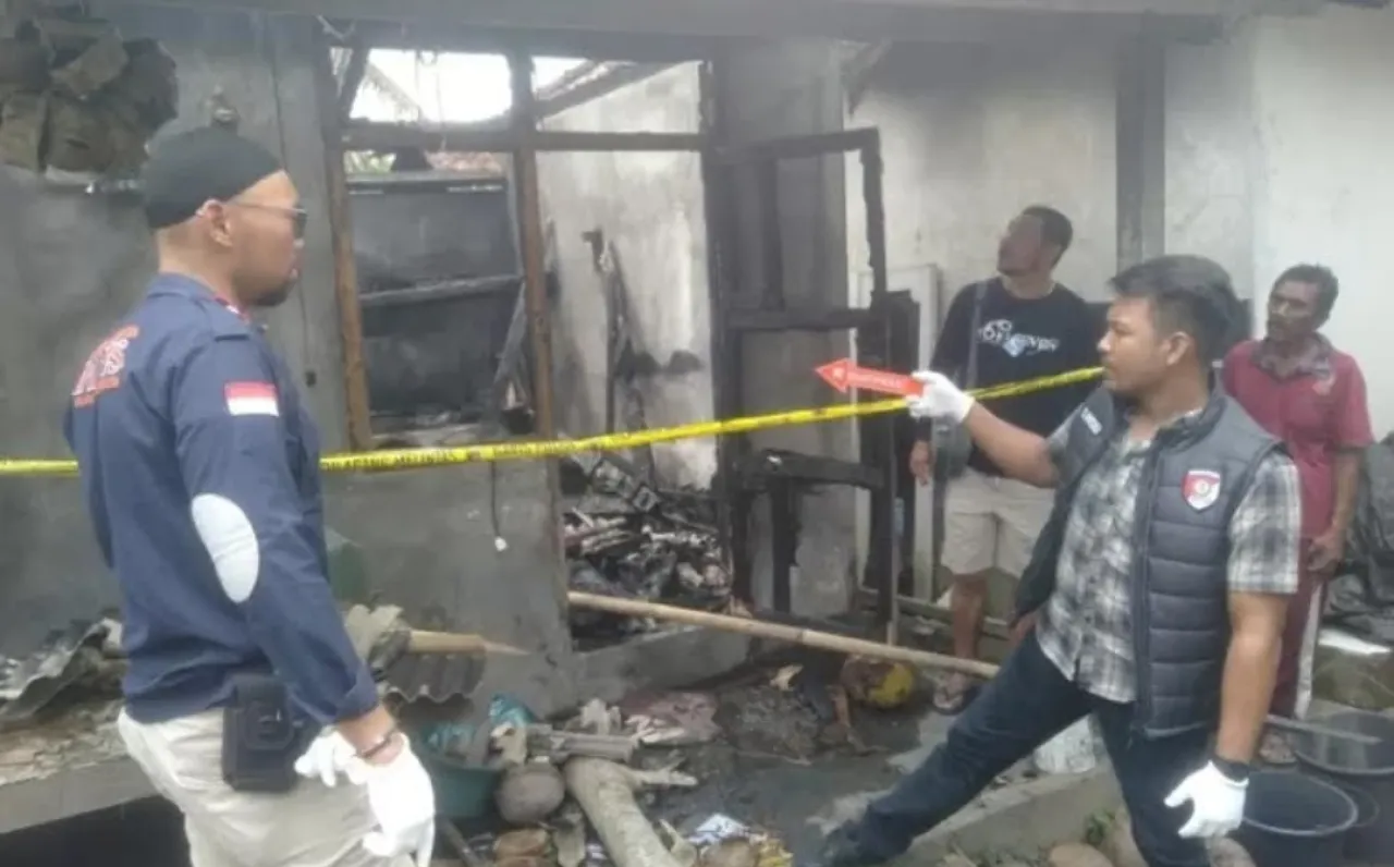 Gara-Gara Masak Air Ditinggal Mandi, Dapur Warga Desa Susut Terbakar