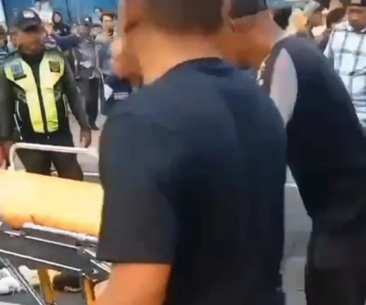 Pelajar Tewas Terlindas Truk di Kemang