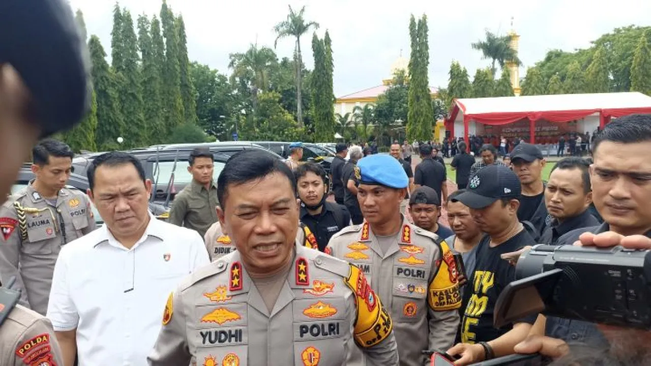 Kapolda Sulsel, Irjen Pol Yudhiawan dan Dirreskrimsus Polda Sulawesi Selatan, Kombes Pol Dedi Supriyadi, di Kota Makassar, Sulawesi Selatan, saat diwawancarai, (12/112024). Foto: dok.Metrotv