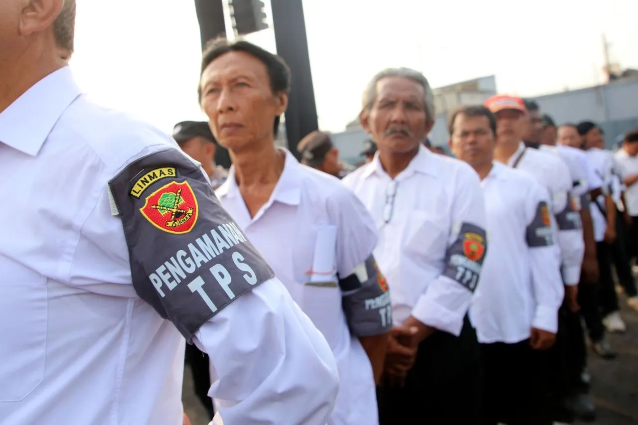 Ribuan Satlinmas dan Nakes di Surabaya Siap Dukung Kelancaran Pilkada Serentak 2024