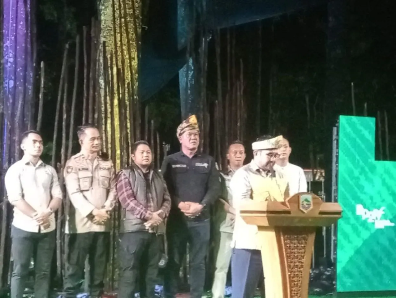 Asisten I Bidang Pemerintahan Secara Resmi Menutup Meranti Putih Peformance Art Fest 2024