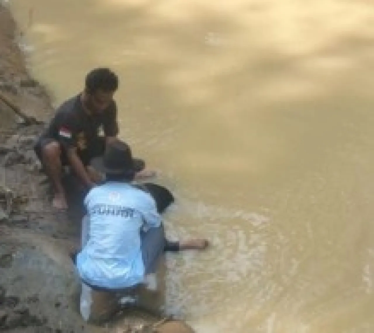 Geger, Mayat Pemuda tanpa Identitas Mengambang di Sungai Ponorogo