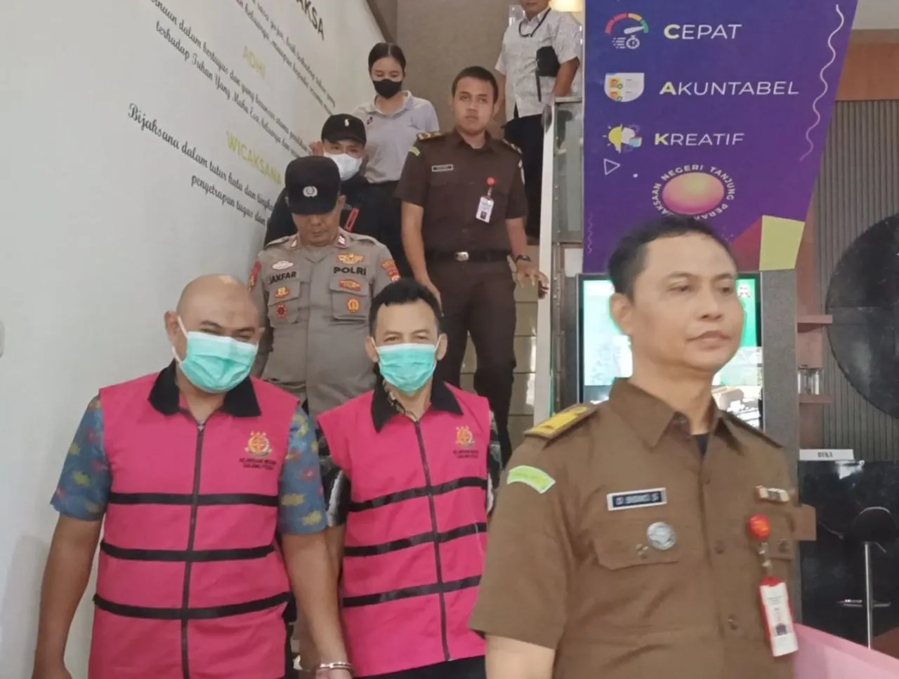 Diduga Korupsi Pengelolaan Parkir, Dua Pejabat PD Pasar Surya Surabaya Ditahan