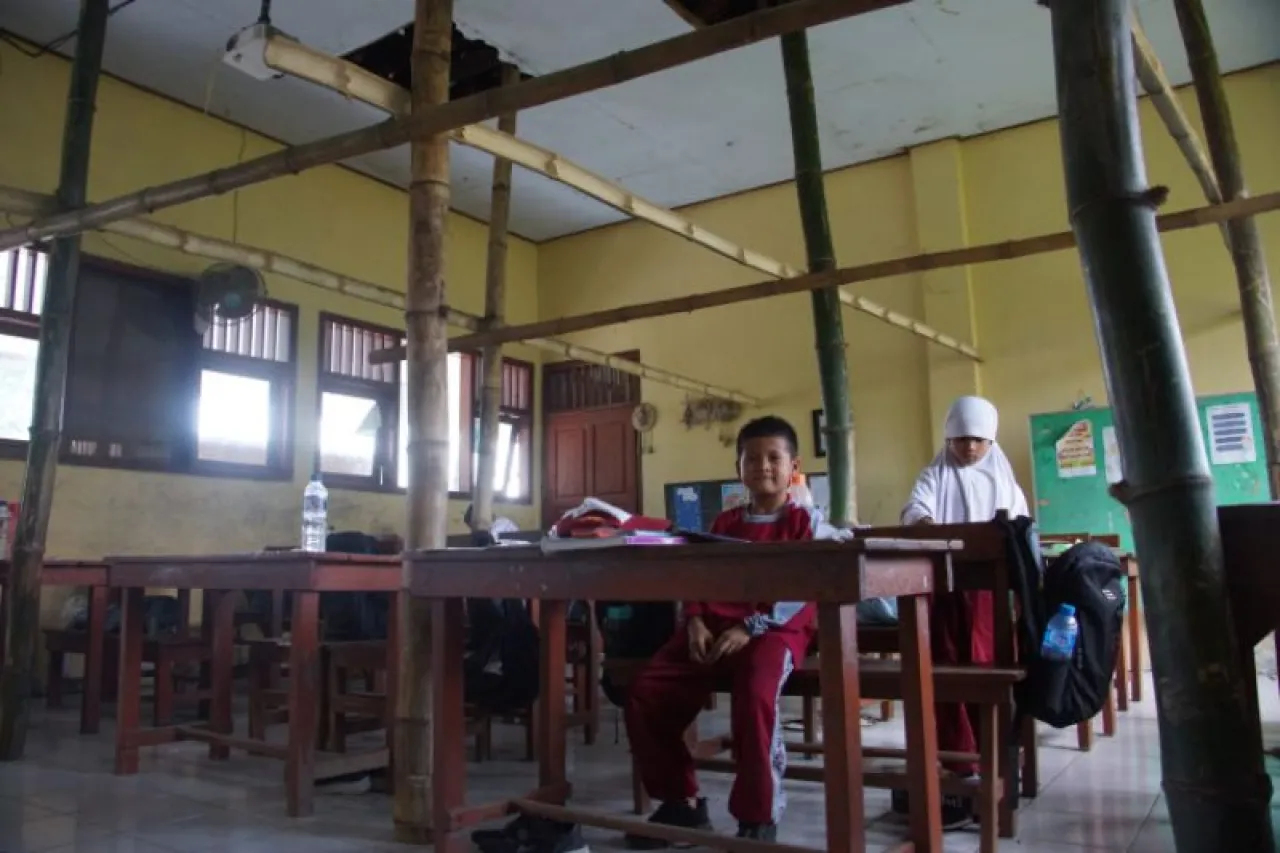 Dikbud Jombang Segera Perbaiki Atap Ruang Kelas SDN Karangpakis 2 Kabuh